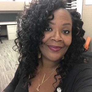 Meet your Posher, Yolanda